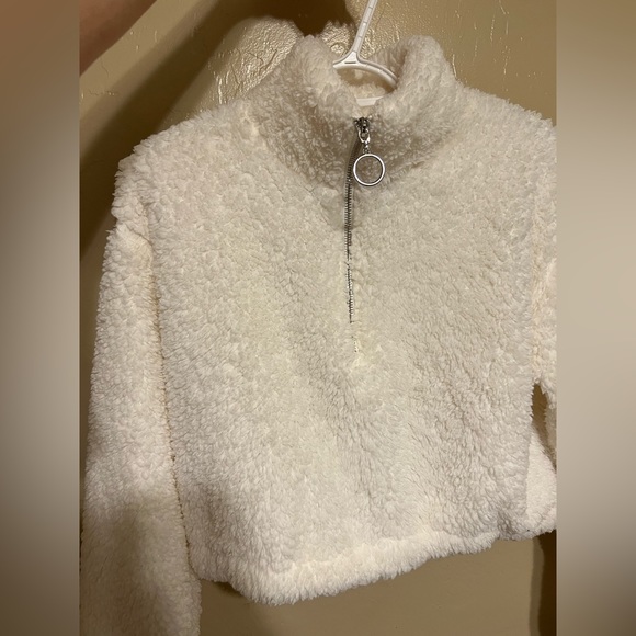 Brand new fluffy zip up crop top - Picture 3 of 5